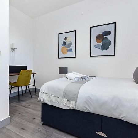 Lovely 2 Bedroom Apartment In Greater 런던 외부 사진
