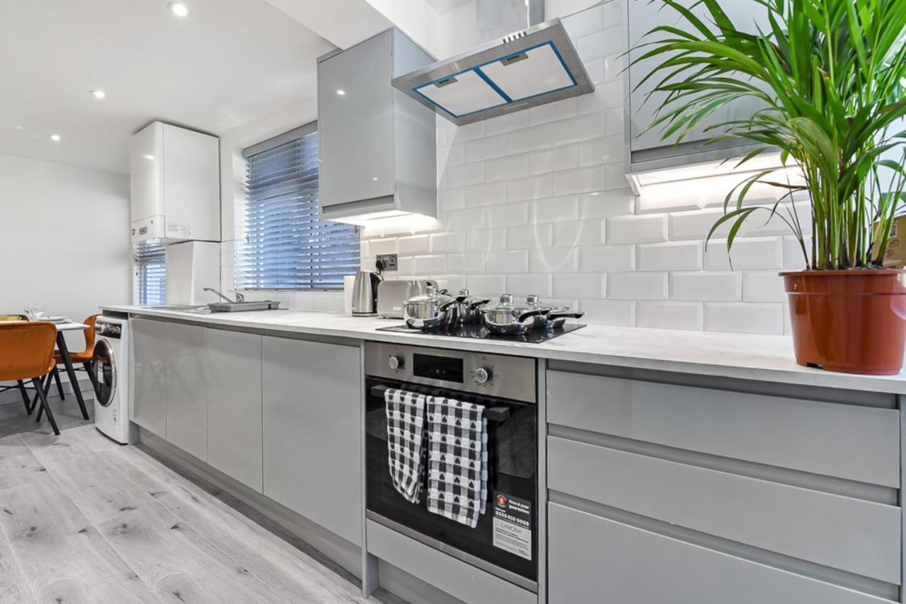 Lovely 2 Bedroom Apartment In Greater 런던 외부 사진