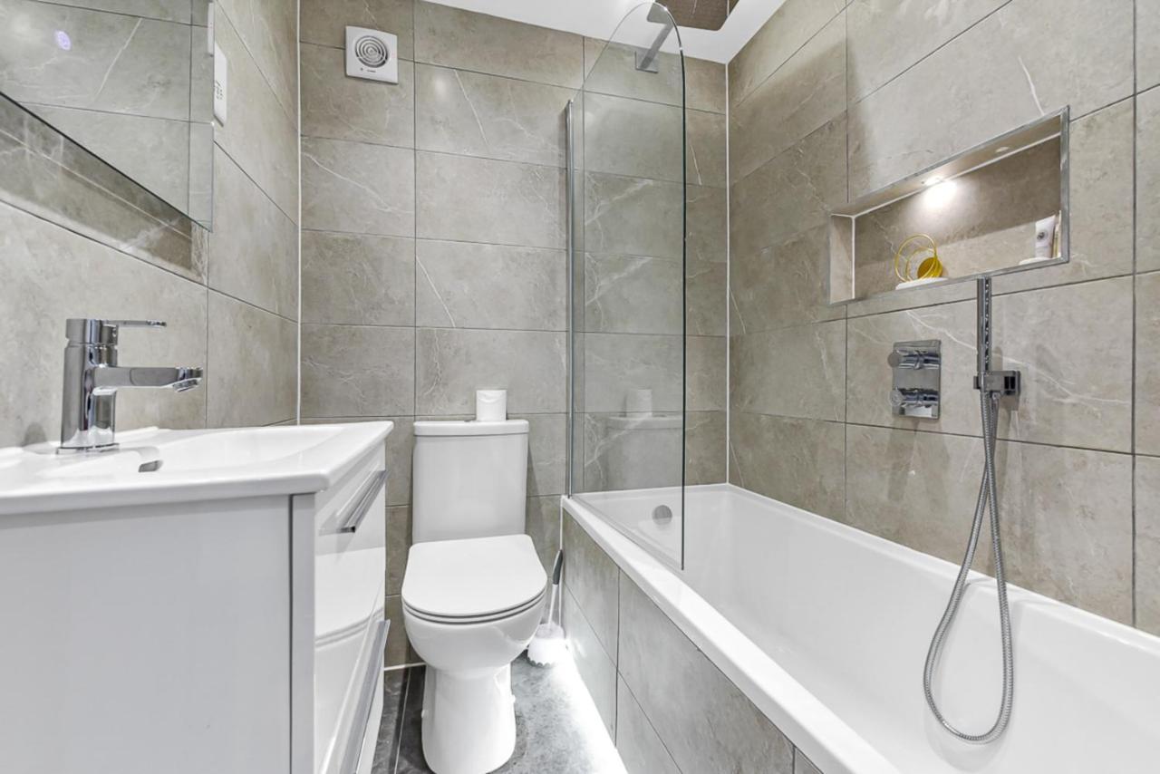 Lovely 2 Bedroom Apartment In Greater 런던 외부 사진