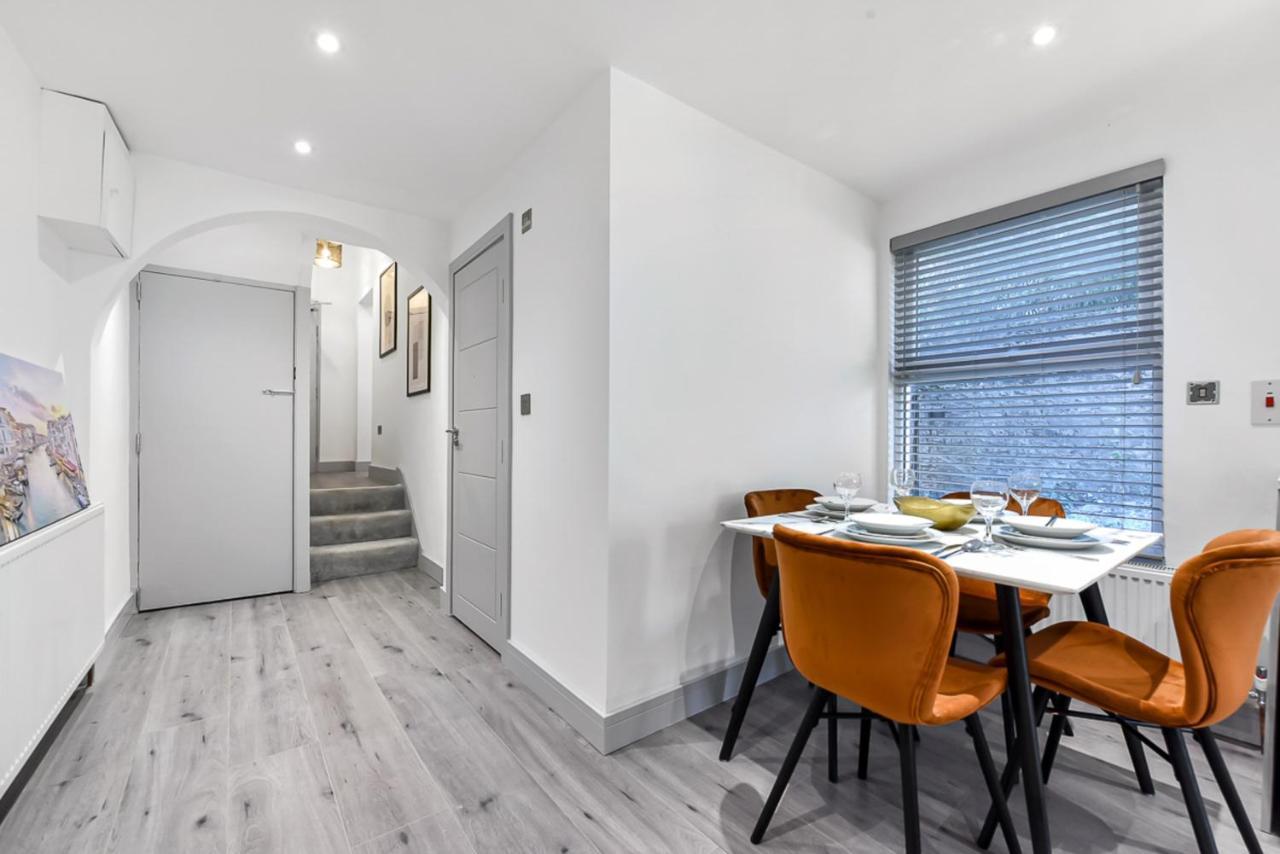 Lovely 2 Bedroom Apartment In Greater 런던 외부 사진