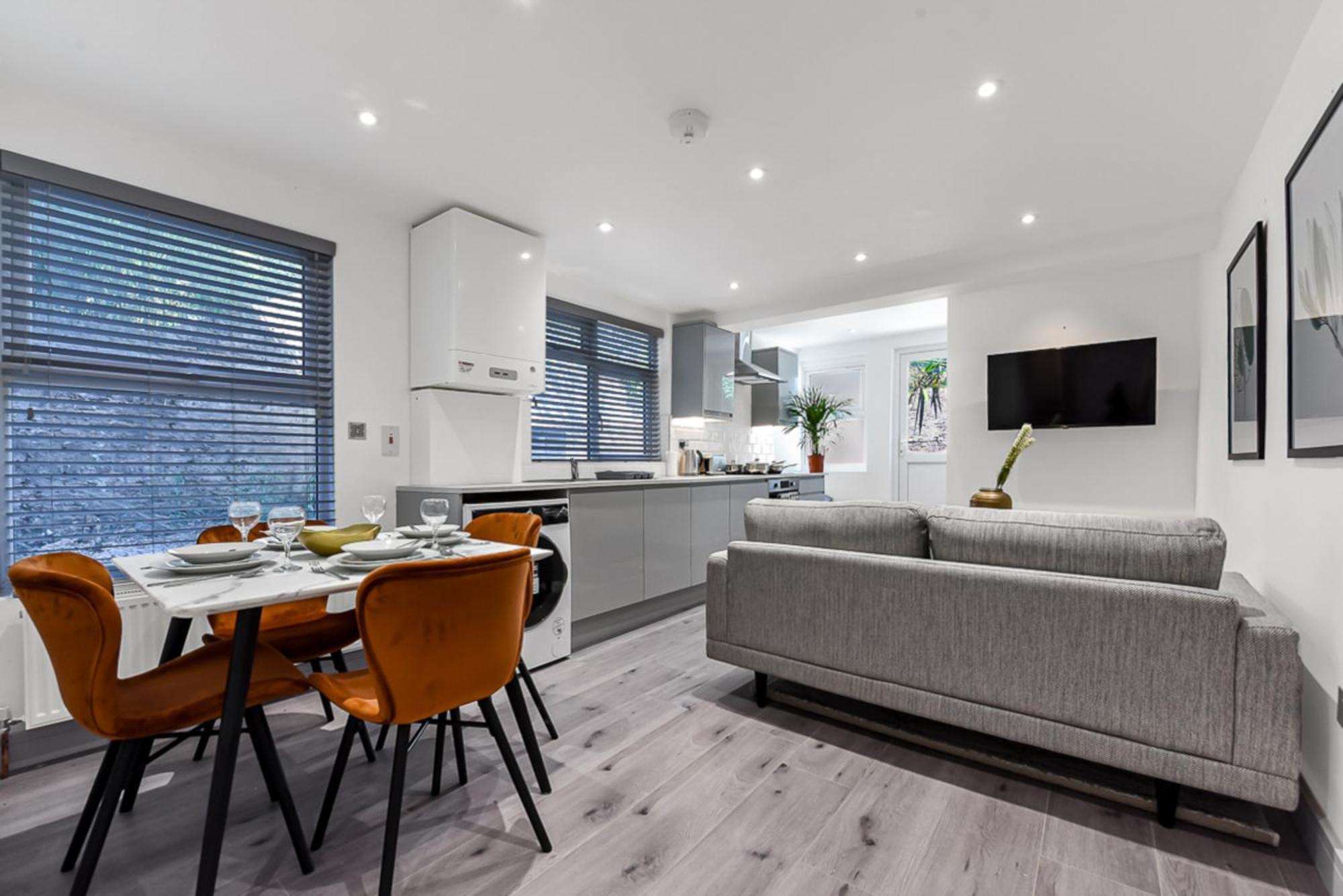 Lovely 2 Bedroom Apartment In Greater 런던 외부 사진